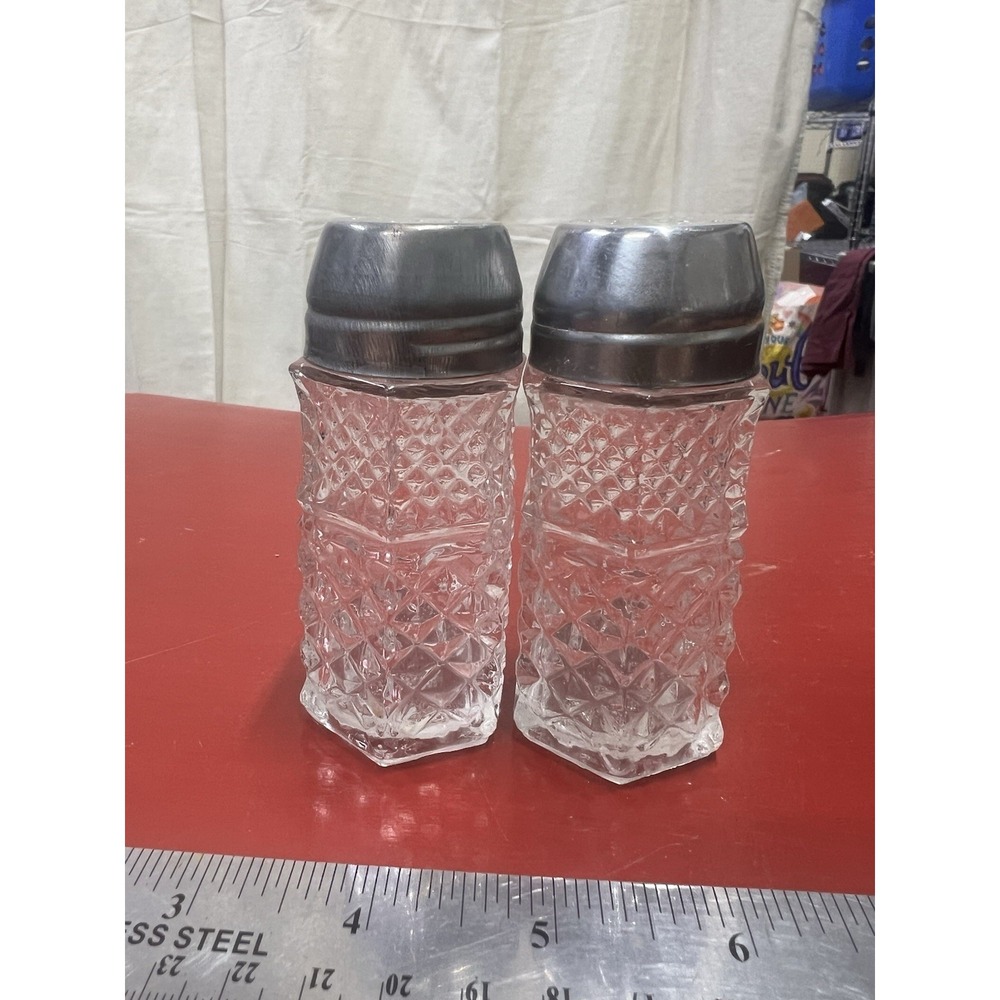 VINTAGE Anchor‎ Hocking WEXFORD Salt & Pepper Shakers with Flat Metal Tops